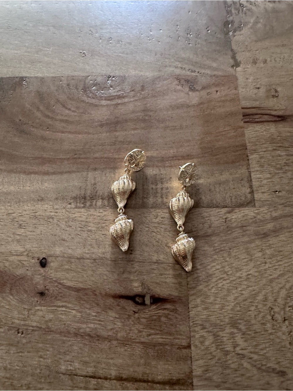 Gold tone Shell Drop Earrings vacation summer beach resort